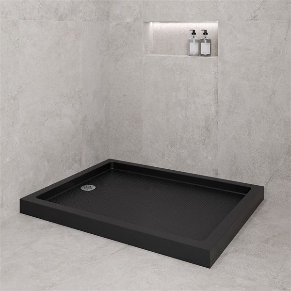 Bac de douche en coin acrylique Streamline 48 x 36 po noir brillant drain à gauche, drain ABS inclus