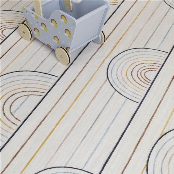 Tapis d'intérieur doux pour enfants Soft Steps Playtime par Rug Branch, 4 x 6 po, rayures colorées, arc-en-ciel, bleu, rose