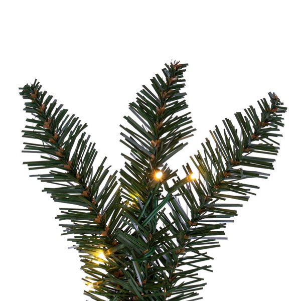 Vickerman 9-ft x 14-in Camdon Fir Artificial Pre-Lit Garland - Warm White 3 mm Low Voltage LED Lights