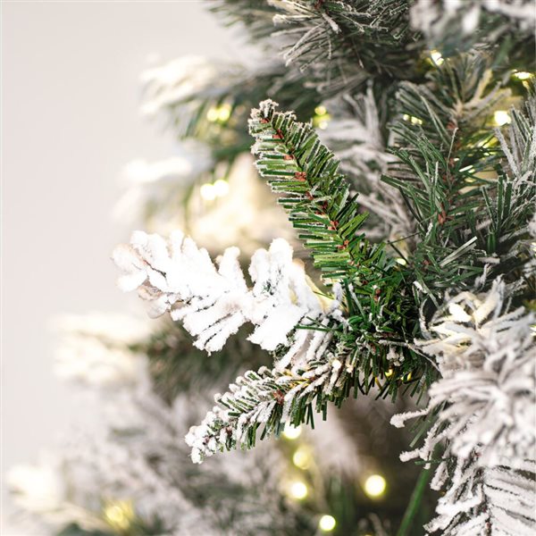 Vickerman 6.5-ft x 38-in Frosted Glacier Pine Artificial Pre-Lit Christmas Tree with Lightly Frosted Tips