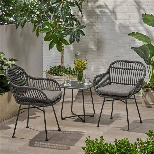 Chaises d'appoint en rotin tressé gris Orlando de Cape Crack pieds angulaires métal noir et coussins, lot de 2