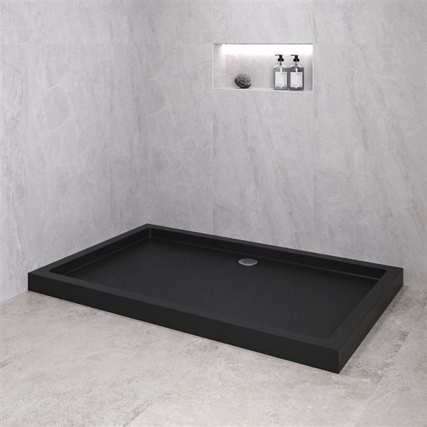 Bac de douche en coin Streamline 60 x 36 po en acrylique noir brillant avec drain ABS à droite