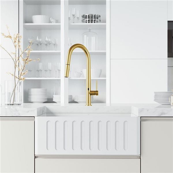 VIGO Greenwich One-Handle Pull-Down Sprayer Kitchen Faucet and Touchless Sensor - Matte Brushed Gold