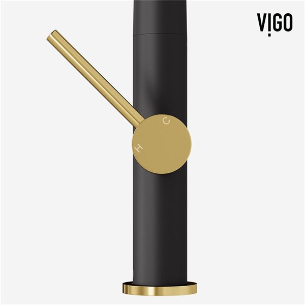 VIGO Greenwich One-Handle Pull-Down Sprayer Kitchen Faucet - Matte Black/Matte Brushed Gold