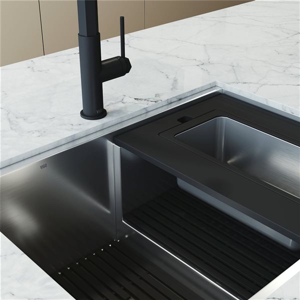 VIGO Hampton&nbsp;32-in Single Undermount Slopped Workstation Kitchen Sink with Accessories - Stainless Steel