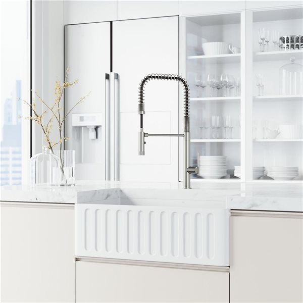 VIGO Sterling One-Handle Pull-Down Sprayer Kitchen Faucet - Stainless Steel