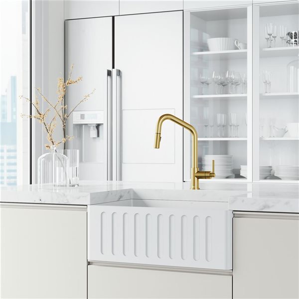 VIGO Utopia One-Handle Pull-Down Sprayer Kitchen Faucet - Matte Brushed Gold