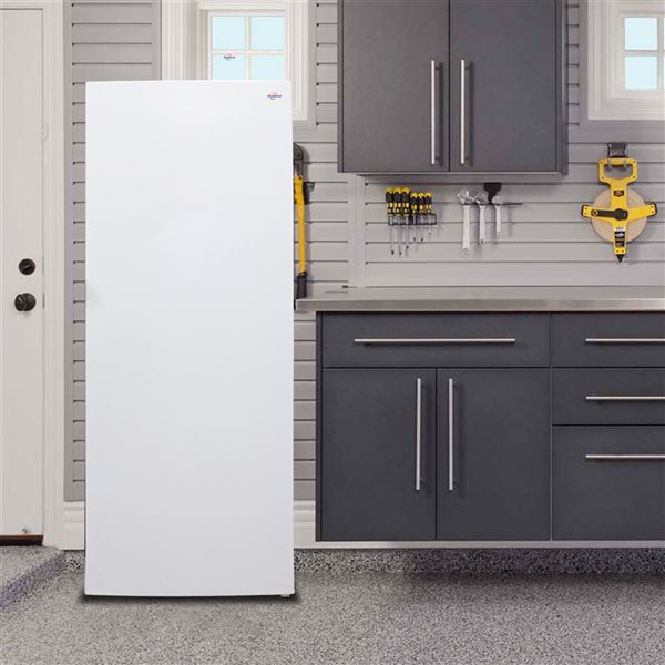 Koolatron 7.0-ft³ White Garage-Ready Upright Freezer with Low Frost - 198 L