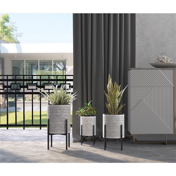 Gild Design House Wendolyn Metal Floor Planters - Set of 3