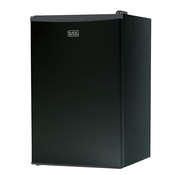 BLACK+DECKER 4.3-ft³ Compact Refrigerator - Black