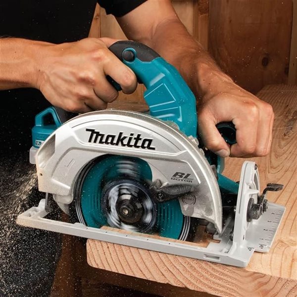 Makita 36V(18Vx2) LXT Brushless 7-1/4-in Circular Saw, Tool Only