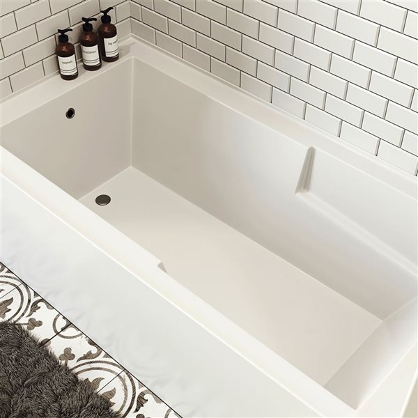 Swiss Madison Lausanne 72 W x 36-in L Glossy White Acrylic Alcove Skirted Left Drain Bathtub w/ Integrated Armrest