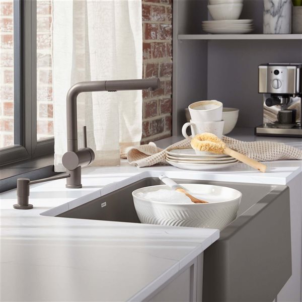 BLANCO Linus Low Arc Pull-Out Dual-Spray Kitchen Faucet - Volcano Grey