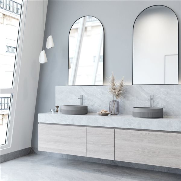 Lavabo-vasque gris Cypress VIGO 16 l. x 16 po p. rond en pierre Concreto avec robinet/bonde Gotham en nickel brossé