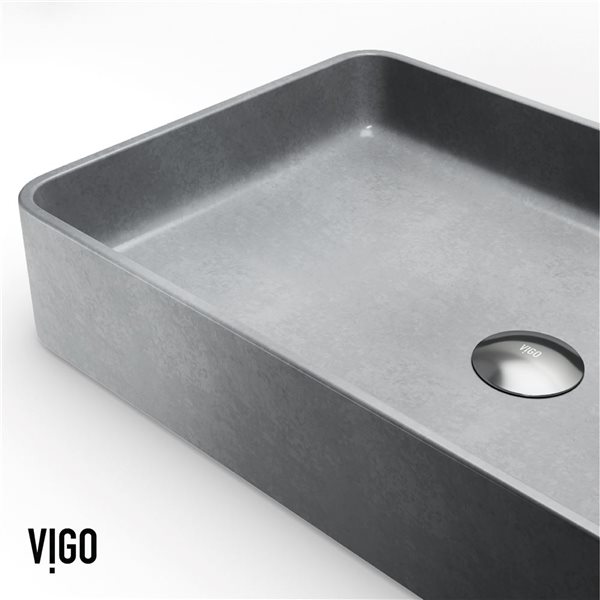 Lavabo-vasque gris Sterling VIGO 14 l. x 23 po p. en pierre Concreto rectangle avec robinet/bonde Sterling en noir mat