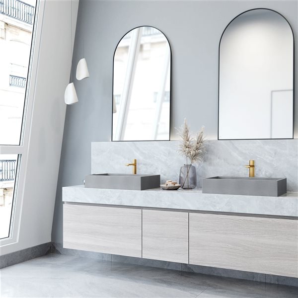 Lavabo-vasque gris Orvieto VIGO 15 l. x 24 po p. en pierre Concreto rectangle avec robinet/bonde Nova en or brossé mat