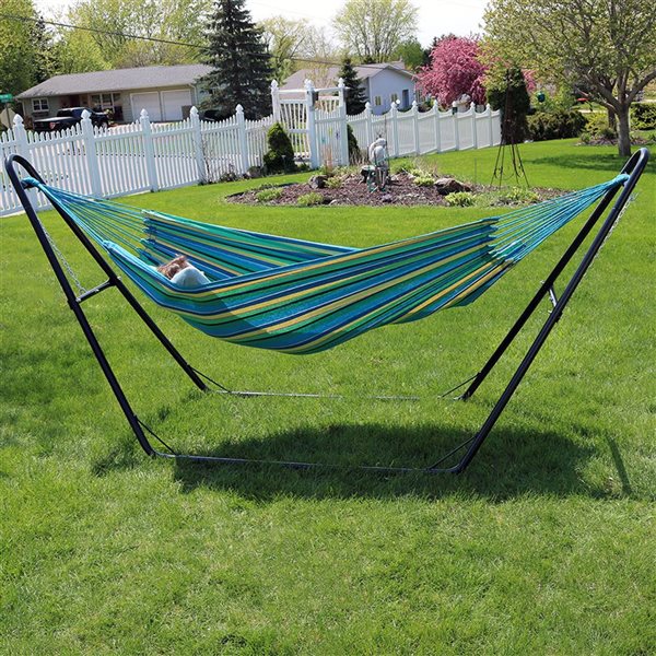 Sunnydaze Decor Green 2-Person Cotton Hammock w/ Universal Steel Stand