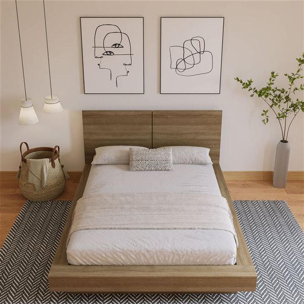 Nexera Napa 71.1 W x 86.2-in L Brown Oak Queen-Size Platform Bed with Headboard