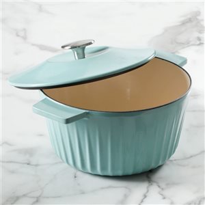 Cocotte ronde en fonte émaillée Eastholm Martha Stewart 3,5-L bleu avec couvercle