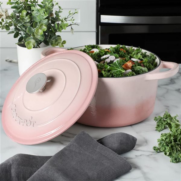 Cocotte ronde en fonte émaillée Artisan Crock-Pot 5,7-L rose avec couvercle