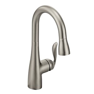 Robinet de bar Arbor de MOEN avec douchette rétractable