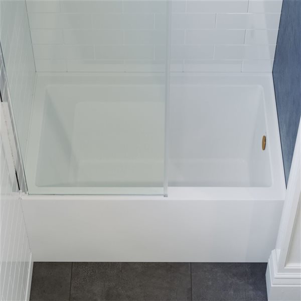 Swiss Madison Lausanne 48 W x 32-in L Glossy White Acrylic Alcove Skirted Right Drain Bathtub