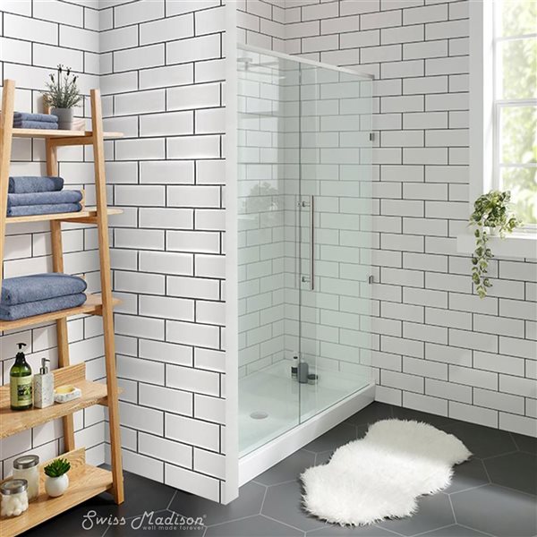 Swiss Madison Lausanne Glossy White Acrylic 60 W x 36-in L Centre Drain Shower Base