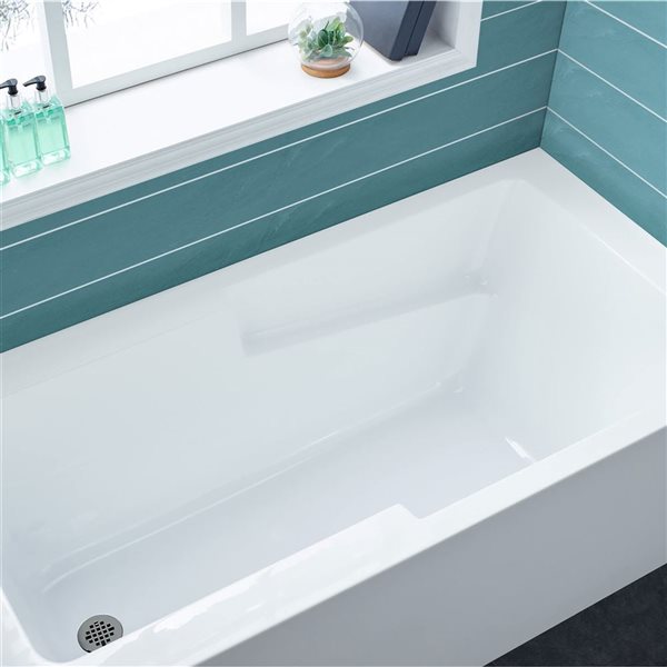 Swiss Madison Lausanne 60 W x 30-in L Glossy White Acrylic Alcove Skirted Left Drain Bathtub w/ Integrated Armrest