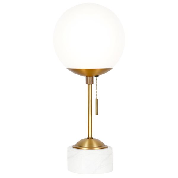 Lampe de table Reagan de Hailey Home 17,75 po h. laiton et blanc marbré avec abat-jour en verre en forme de globe