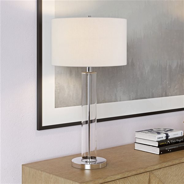 Lampe de table Harlow de Hailey Home en verre clair et métal nickel poli avec abat-jour en lin