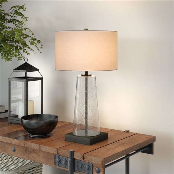 Lampe de table Dax de Hailey Home 27,5 po h. base verre bullé et bronze noirci avec abat-jour en lin