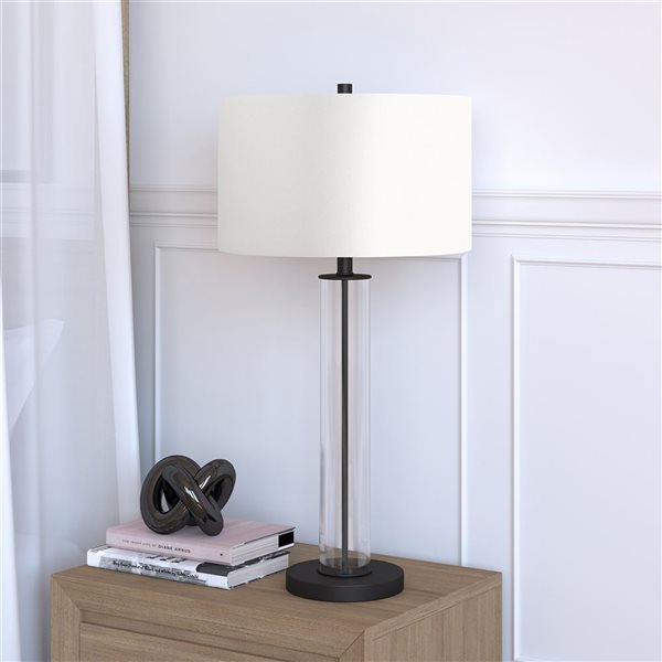 Lampe de table Harlow de Hailey Home en verre clair et métal bronze noirci avec abat-jour en lin