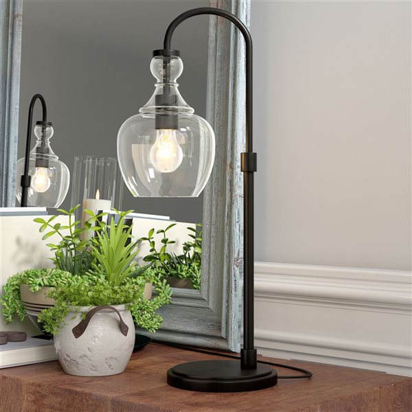 Lampe de table à tige arquée Verona de Hailey Home 27 po h. bronze noirci avec abat-jour en forme de dôme verre clair