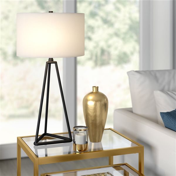 Lampe de table Gio de Hailey Home 26,13 po h. métal bronze noirci avec abat-jour en tissu blanc