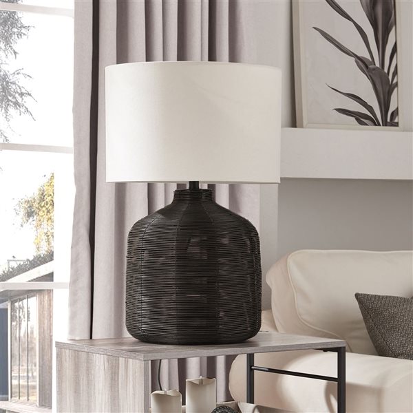 Lampe de table Jolina de Hailey Home 27 po h. rotin noir avec abat-jour en tissu