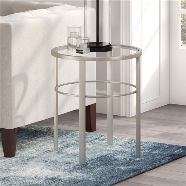 Table d'appoint ronde Gaia de Hailey Home nickel avec surface en verre