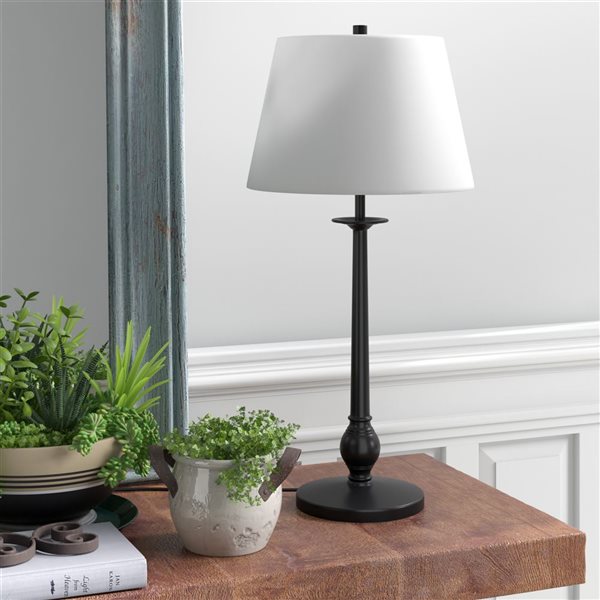 Lampe de table Wilmer de Hailey Home 28 po h. bronze noirci avec abat-jour en tissu blanc