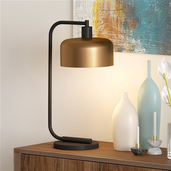 Lampe de table Cadmus de Hailey Home 20,5 po h. métal bronze noirci avec abat-jour laiton en forme de cloche