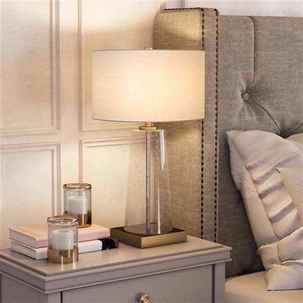 Lampe de table Dax de Hailey Home 27,5 po h. base verre bullé et laiton avec abat-jour en lin