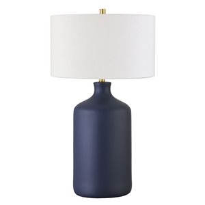 Lampe de table en céramique Sloane de Hailey Home 29 po h. bleu marine mat avec abat-jour en tissu