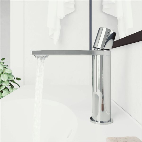 VIGO Halsey&nbsp;8-in H Single Handle One-Hole Bathroom Faucet - Chrome