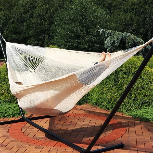 Sunnydaze Decor Cream Woven 2-Person Fabric Hammock