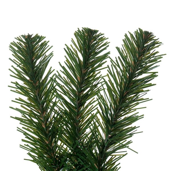 Vickerman 9-ft x 14-in Deluxe Sequoia Pine Unlit Christmas Garland w/ 280 PVC Tips