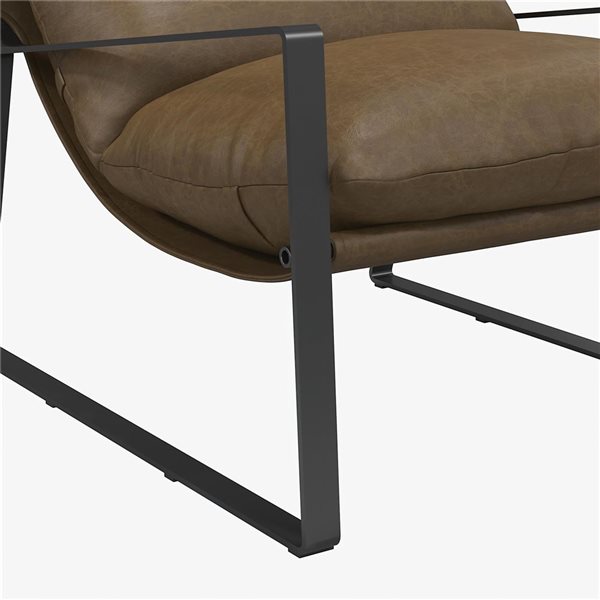 Chaise d'appoint Gatsby DHP rembourrée en similicuir brun