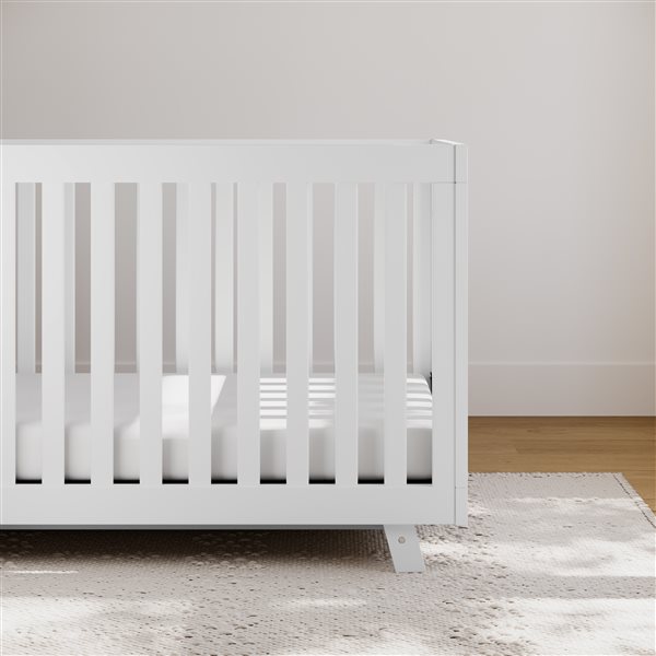 Storkcraft Beckett 3-in-1 Convertible White Crib 04610-601 RONA