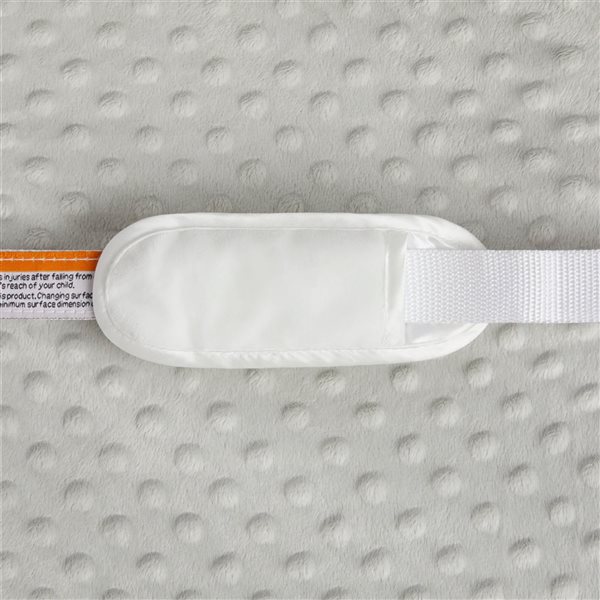 Graco 16 D x 32-in W White and Grey Oval Contoured Changing Pad