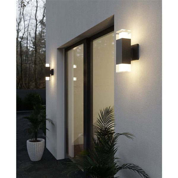 BAZZ LUVIA 3000K Matte Black Aluminum Outdoor Integrated LED Wall Sconce
