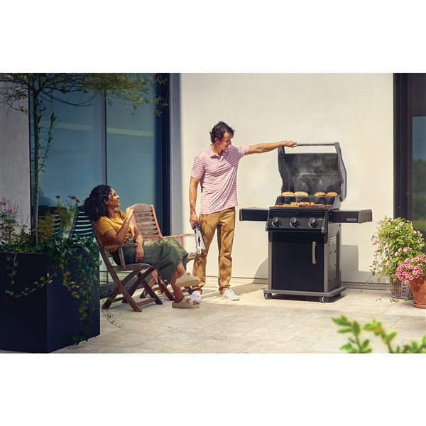 Napoleon Rogue 425 Black 3-Burner Natural Gas Grill