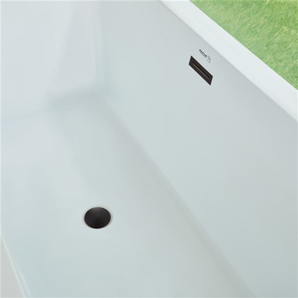 Vanity Art Tarbes 67 x 30-in Acrylic Flat Bottom Rectangular Soaking Freestanding Bathtub - White/Oil Rubbed Bronze