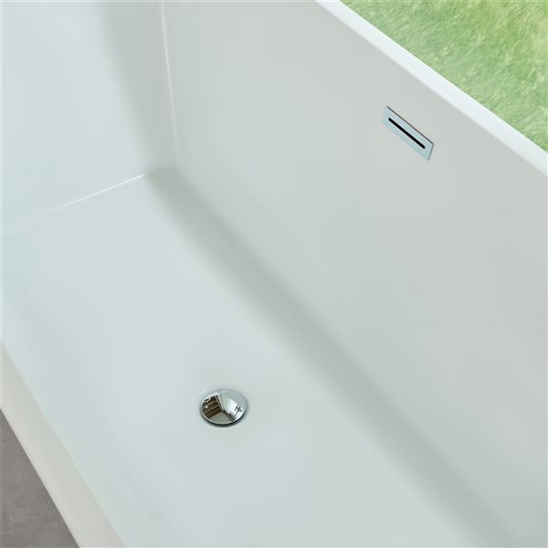 Vanity Art Nantes 67 x 30-in Acrylic Freestanding Rectangular Soaking Bathtub - White/Polished Chrome